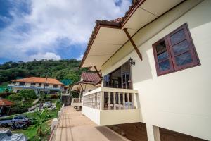 Quiet Seawiev House 1 km from Karon beach