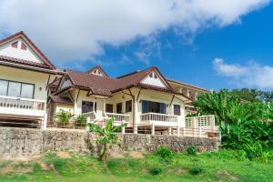 Quiet Seawiev House 1 km from Karon beach