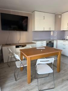 Lumina 2 BR airy apartment I Balcony I Parking