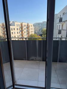 Lumina 2 BR airy apartment I Balcony I Parking