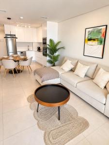 Apartmento T -piscina y vistas al mar