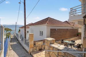 Kagias Apartments, Petalidi