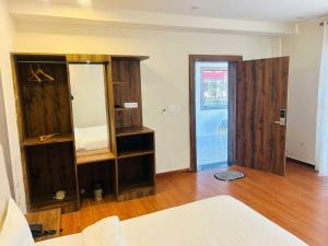 Townhouse Oak Rapti Riverview Formerly Red Chilly 3.O