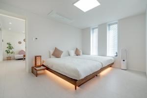 Entire Home, Private Rooftop, Elevator, Free Parking, Convenience Store 2 min, Supermarket 4 min, Daiso 8 min