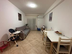 Eliss house