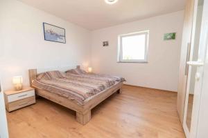 Apartment near Beach in Vrbnik-Insel Krk 58346