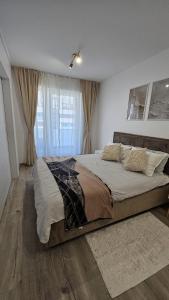 FLH - Coresi Velvet - Premium Stay near Coresi Mall