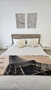 FLH - Coresi Velvet - Premium Stay near Coresi Mall