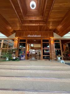 โรงแรมเฮือนก่ำจันทร์ kumchan house hotel