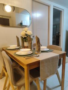 Condo Daily Weekly Rent St Lukes QC 1BR 2BR Pool Gym