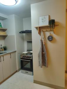 Condo Daily Weekly Rent St Lukes QC 1BR 2BR Pool Gym