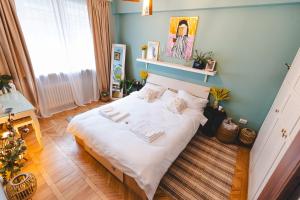 Sunny Urban Apartment - Sleeps 4