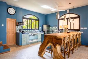 Spacious 4BR Villa Soleiadu Biru with private Pool in Kerobokan -Bali