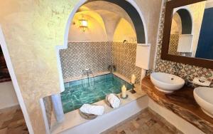La Perle de lOrient Suite with Private Hammam