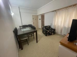 2 Ambientes zona Las Heras y Colon