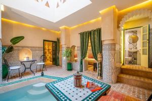 Riad Jad Private 5-Suite Riad, 10 Min Walk to Jemaa el-Fna with Pool, Rooftop & Breakfast