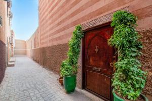 Riad Jad Private 5-Suite Riad, 10 Min Walk to Jemaa el-Fna with Pool, Rooftop & Breakfast