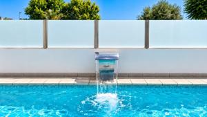 Good Vide Oasis Modern 2 Bed Apartment with Solarium and Pool