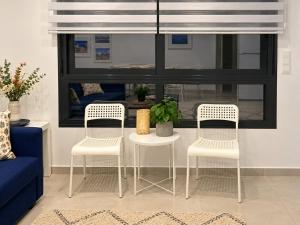Good Vide Oasis Modern 2 Bed Apartment with Solarium and Pool