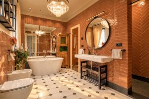 Casa Toscana Avala - Private Pool, Sauna & Tower View