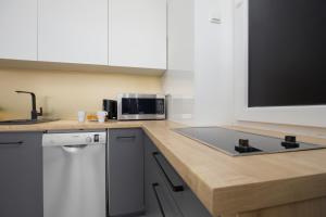 Spacious Apartment for 8 People Air Conditioning by Noclegi Renters