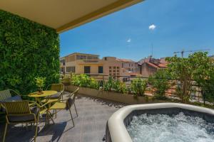 ANADIA Farmers Market Apartments