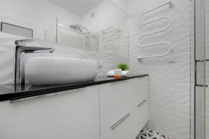 City Center Turquoise Residence Warsaw Dynasy 4 by Heyrent