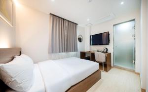 Hotel Eden at Kyunghee Univ