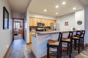TL2107 - Timberline Lodge
