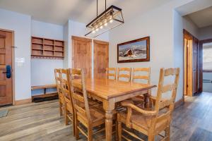 TL2107 - Timberline Lodge