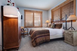 TL2107 - Timberline Lodge