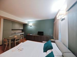 The Milanese Suite