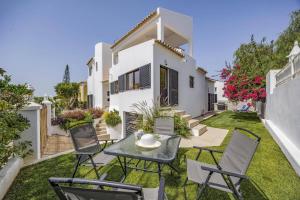 Villa Suecia by Villa Plus