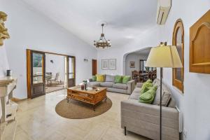 Villa Stephoss by Villa Plus