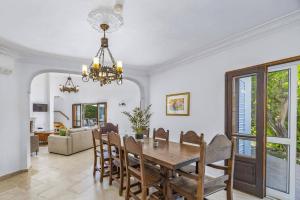 Villa Stephoss by Villa Plus