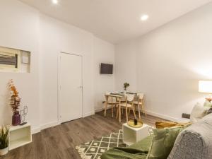 Studio Gran Vía VIII by Interhome