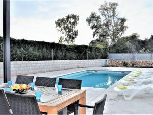 Holiday Home Moderna Villa cerca del golf y con piscina privada- ideal para familias - ofert by Interhome