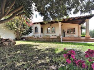 Holiday Home Finca CAN GUAL en Inca para 8 personas con piscina privada y vistas despejadas- by Interhome