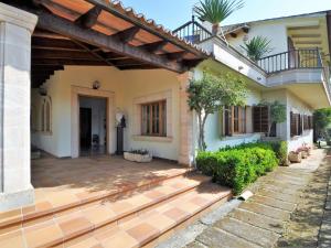Holiday Home Finca CAN GUAL en Inca para 8 personas con piscina privada y vistas despejadas- by Interhome