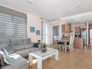Apartment Apartment Melior 2C - PlusHolidays by Interhome