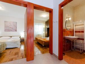 Apartment LAURA 3 - HR-05492-03 by Interhome
