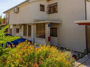 Apartment BUBA Nona - HR-08082-01 by Interhome