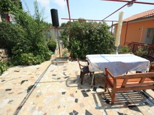 Apartment ZOKI - HR-07219-01 by Interhome