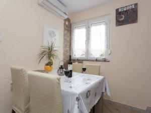 Apartment ZOKI - HR-07219-01 by Interhome