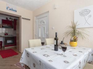 Apartment ZOKI - HR-07219-01 by Interhome