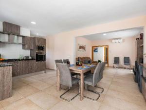 Holiday Home Villa Kobe - PlusHolidays by Interhome