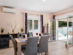 Holiday Home Villa Kobe - PlusHolidays by Interhome