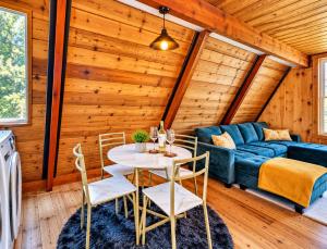Lovers Edge A-Frame Private Hot Tub & Sauna