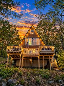 Lovers Edge A-Frame Private Hot Tub & Sauna