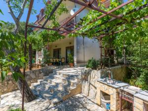 Apartment BARISIC 2 - HR-05614-02 by Interhome